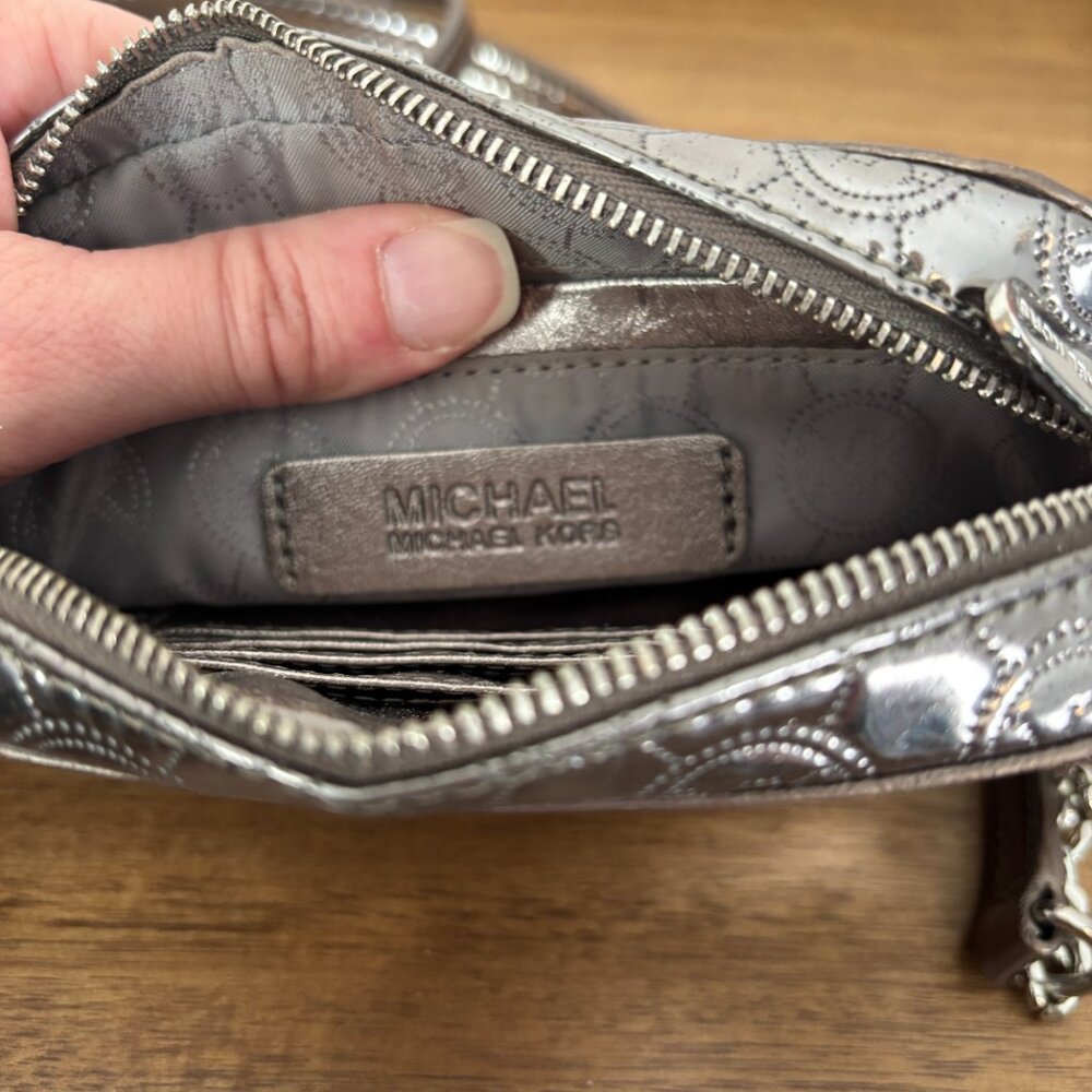 Michael Kors Jet Set Small Metallic Silver Logo Crossbody - Picture 10 of 10